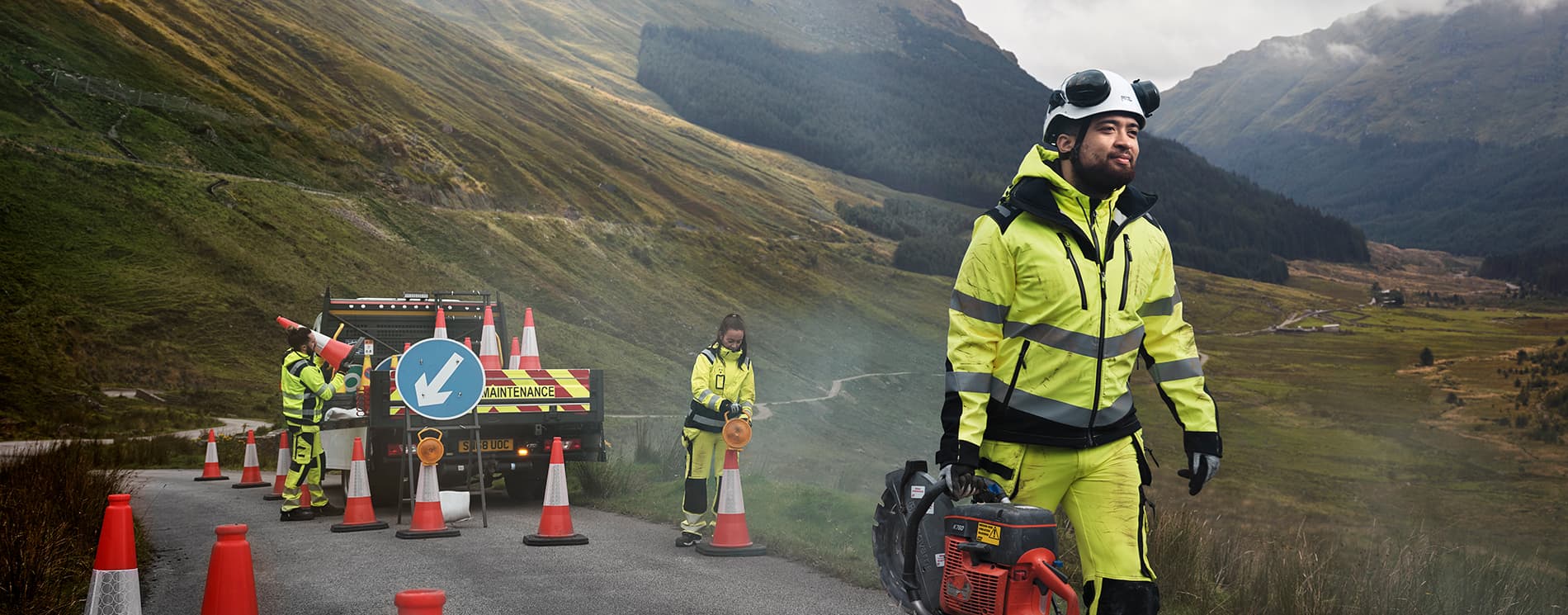 1900x745_Highvis_1