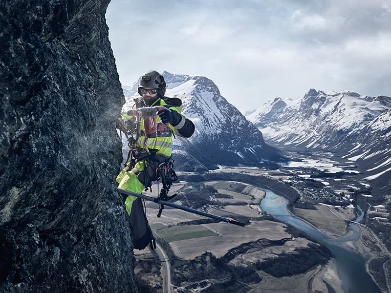 FEAR-NO-ELEMENT_HIGHVIS_2_22